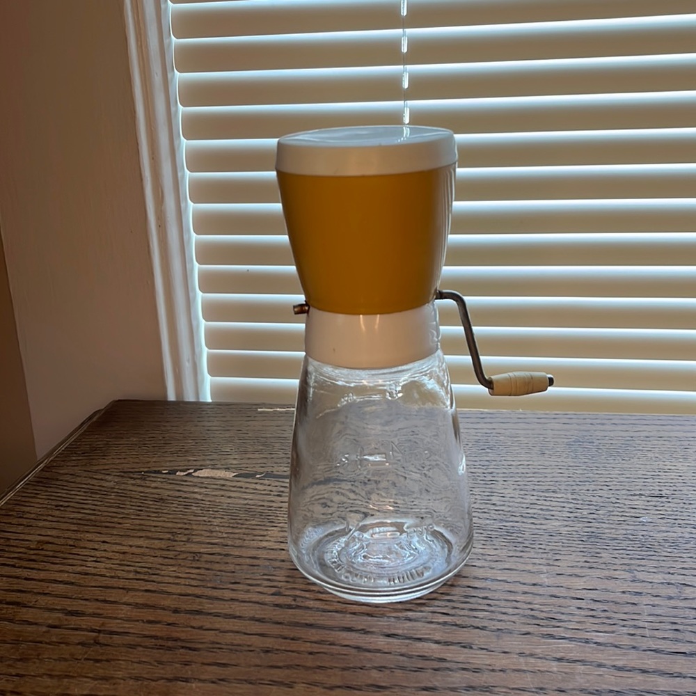 Federal Housewares Chicago Illinois Vintage Grinder